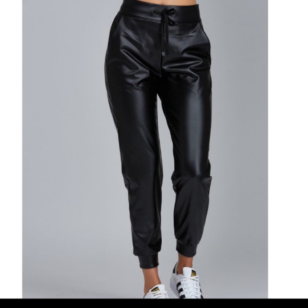 Noli Yoga Faux Leather Jogger (L)